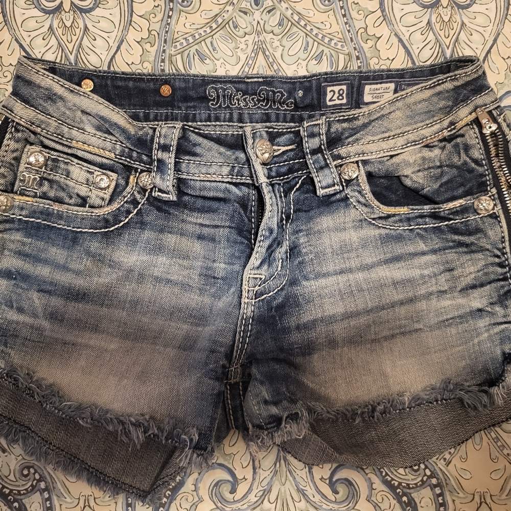 Miss Me shorts with side zippers